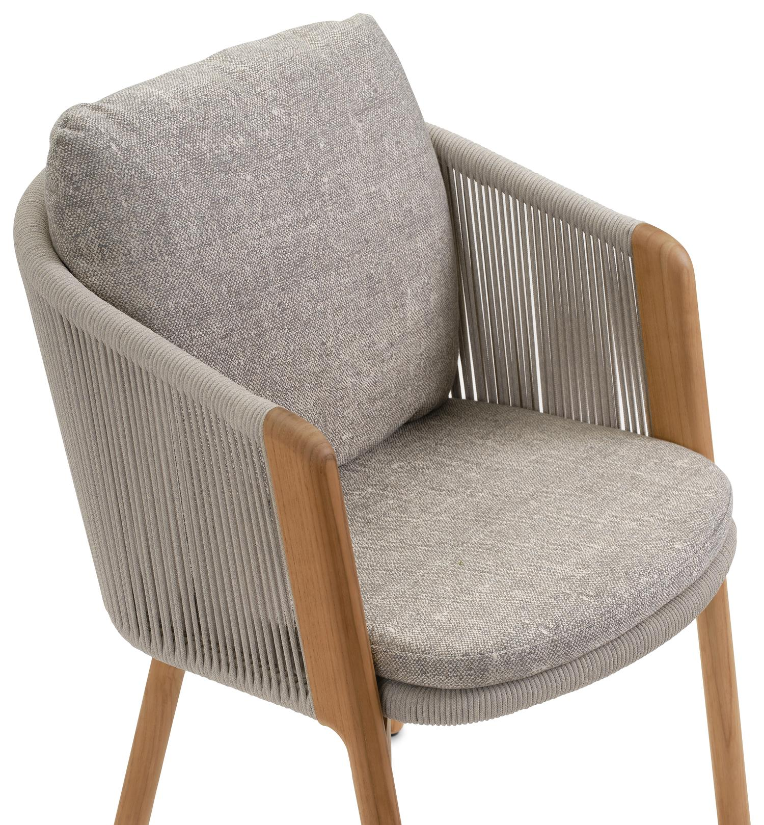 Gardo tuinstoel in teak en beige verticaal geweven ronde rope met kussen in chartres pewter all weather sunbrella® luxe