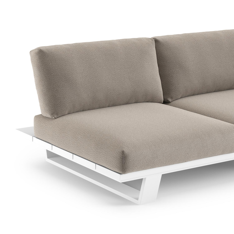 Pagino loungehoek in wit aluminium met savane coconut all weather sunbrella® luxe kussen