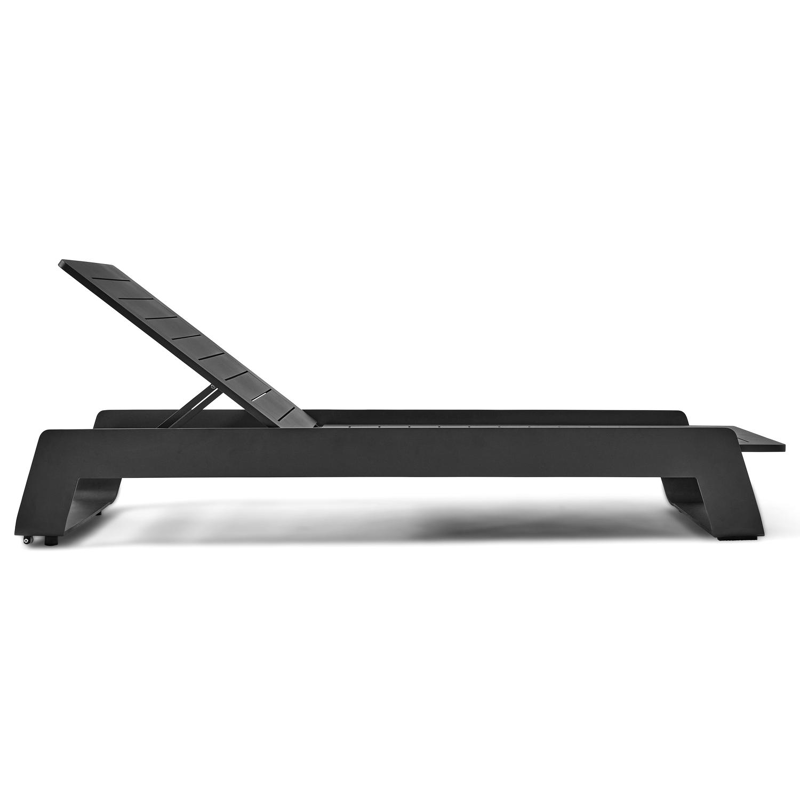 Atessa verstelbaar ligbed in zwart aluminium met chartres pewter all weather sunbrella® luxe kussens