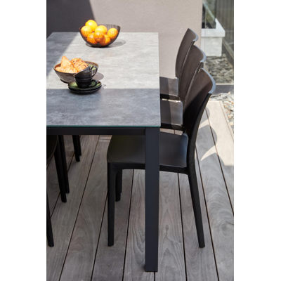 Chaise de jardin empilable Maya noire - matière synthétique