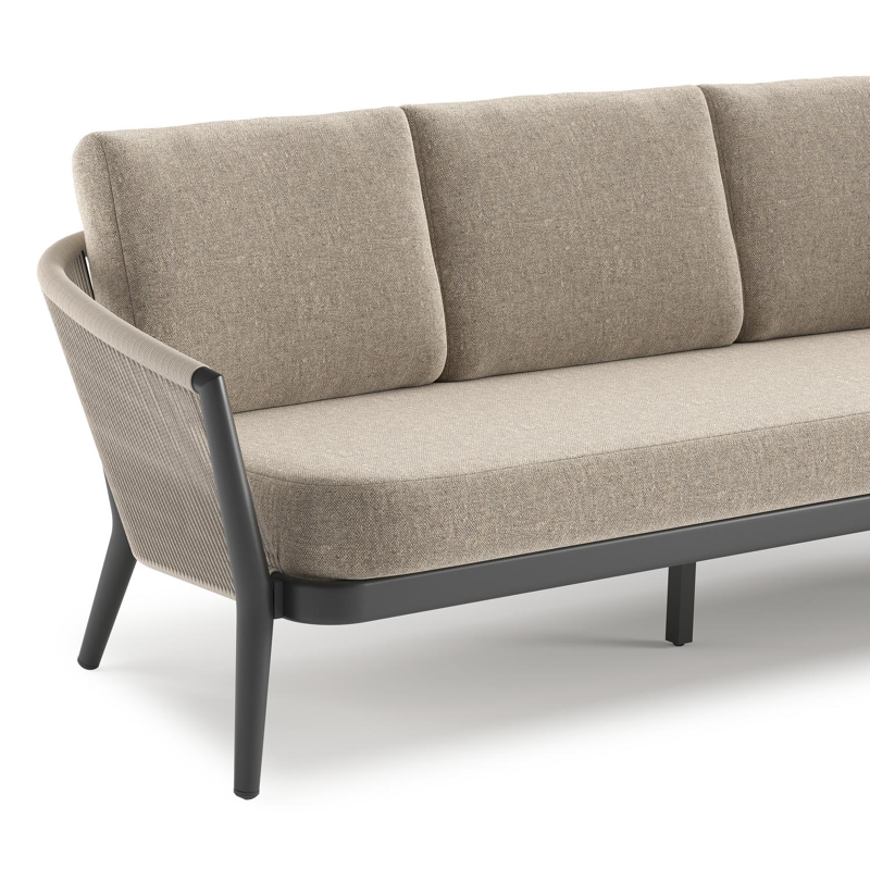 Salon de jardin Orso en aluminium noir en corde ronde tissée verticalement beige et coussins en all weather sunbrella® luxe Chartres Pewter