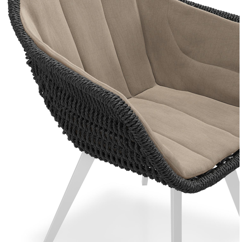 Pagino tuinstoel in wit aluminium en zwart ronde wicker met zitkussen in All Weather Sunbrella® Luxe Natte Heather Grey