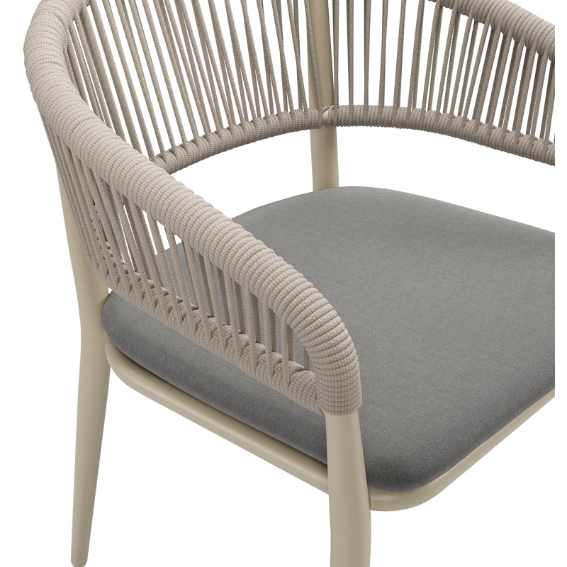 Tolfa stapelbare tuinstoel in beige aluminium en beige verticaal geweven ronde rope met stoelkussen in All Weather Sunbrella® Luxe Natte Charcoal Chine