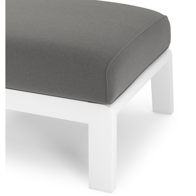 Cosenzo poef in wit aluminium met charcoal chine all weather sunbrella® luxe kussen