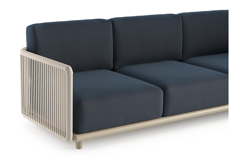 Salon de jardin d'angle Organo en aluminium beige et corde luxe plate tissée verticalement beige et coussin en all weather Sunbrella® luxe heritage indigo