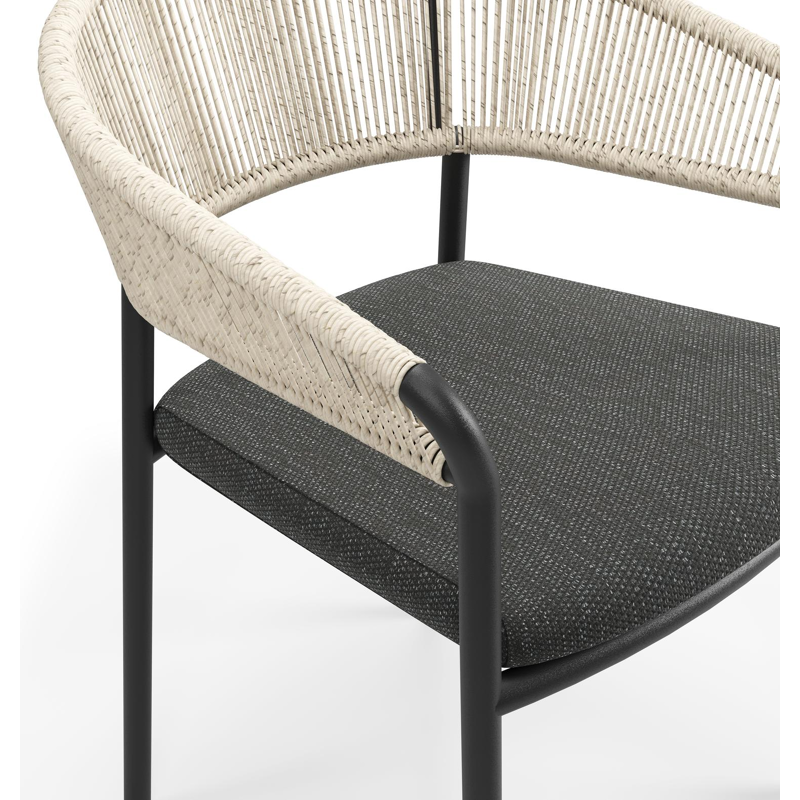 Amalfi tuinset met verlengbare tafel in zwart aluminium en teak tafelblad met 6 stapelbare Zamora tuinstoelen