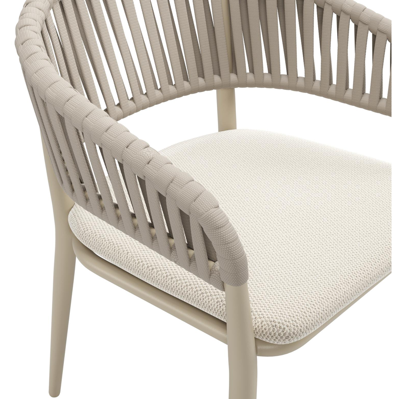 Tolfa stapelbare tuinstoel in beige aluminium en beige verticaal geweven luxe vlakke brede rope met stoelkussen in All Weather Sunbrella® Luxe Lopi Marble