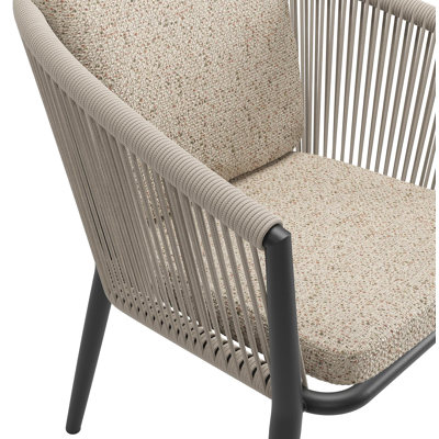 Orso tuinstoel in zwart aluminium en beige verticaal geweven ronde rope met luxe zitkussen in All Weather Cosytica Bora Jungle