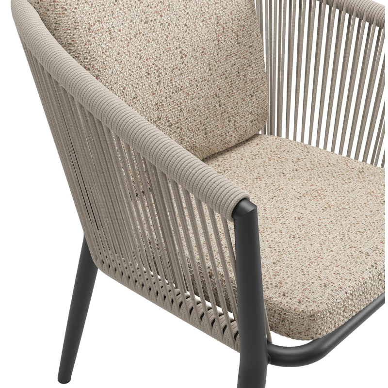 Orso tuinstoel in zwart aluminium en beige verticaal geweven ronde rope met luxe zitkussen in All Weather Cosytica Bora Jungle
