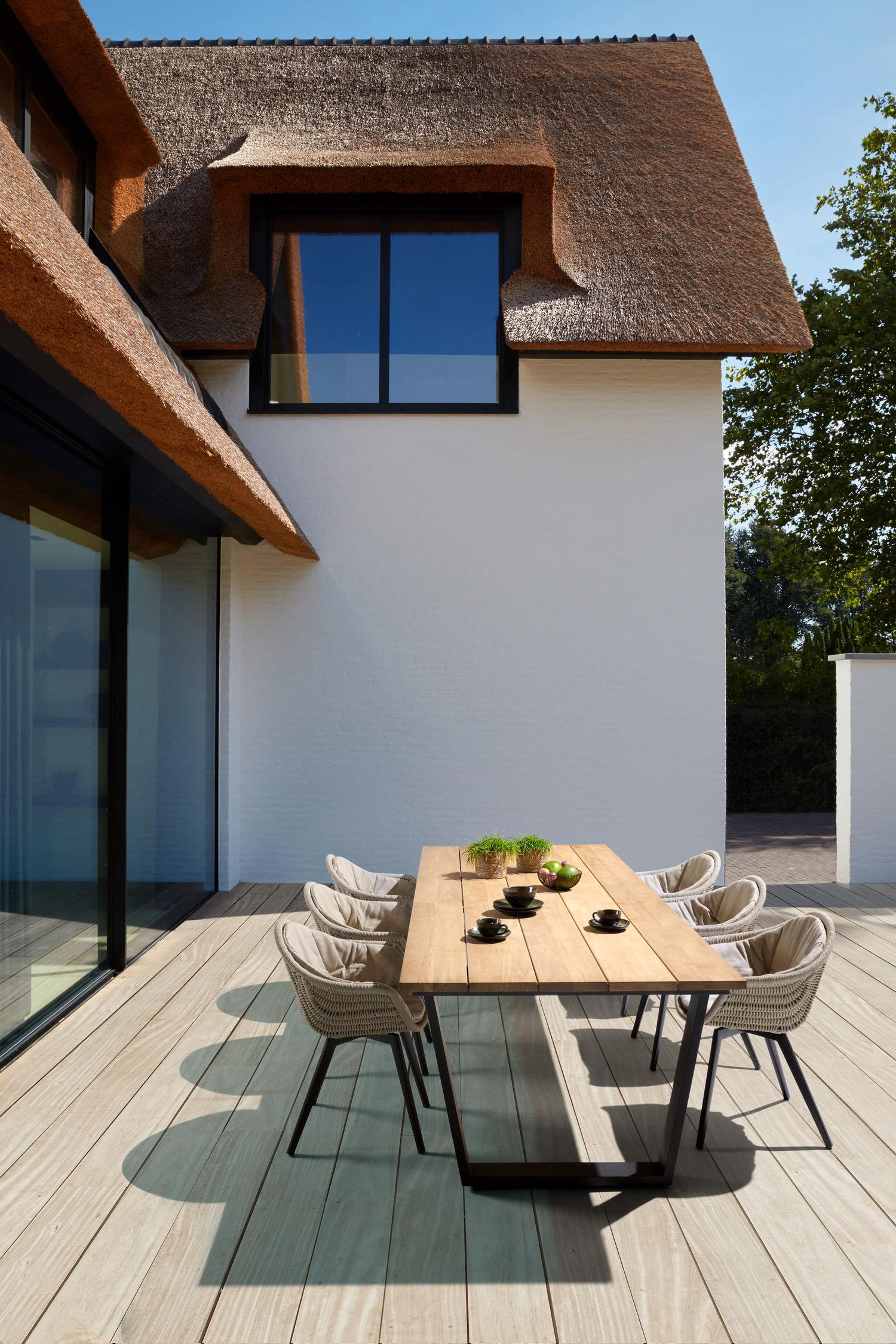 Table de jardin Pagino rectangulaire en aluminium noir et teck - Lg, 280 x Lrg, 110 x Haut, 73,5 cm