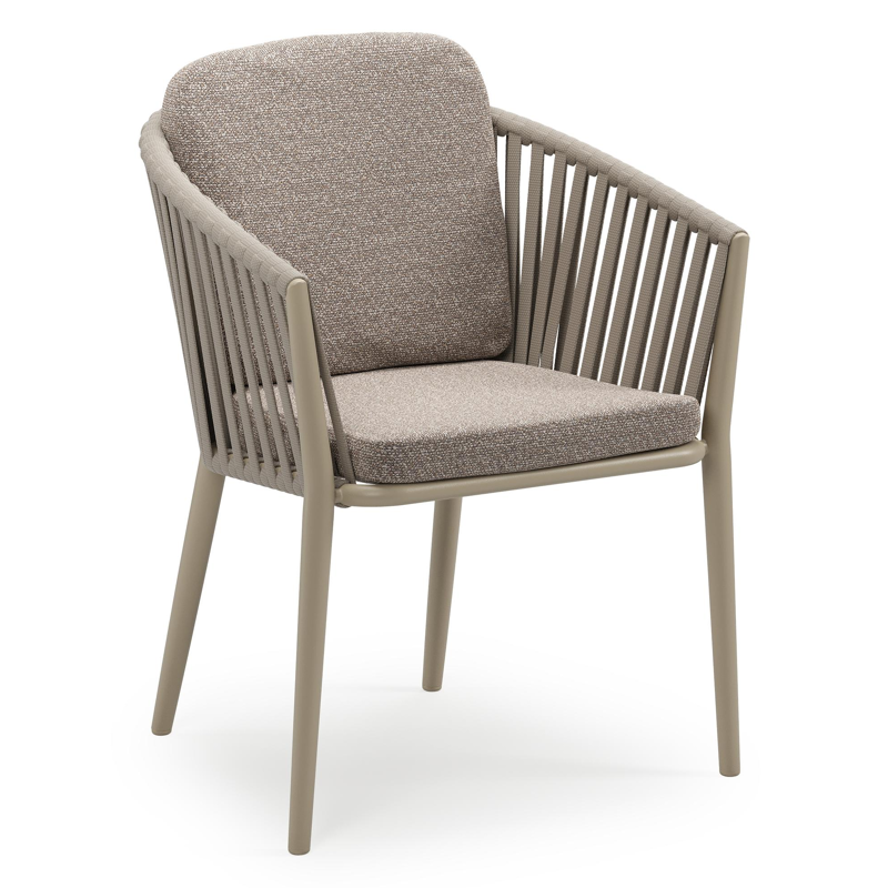 Chaise de jardin empilable Orso en aluminium beige et corde large plate de luxe tissée verticalement beige avec coussin en All Weather Sunbrella® Luxe Wander Manioc