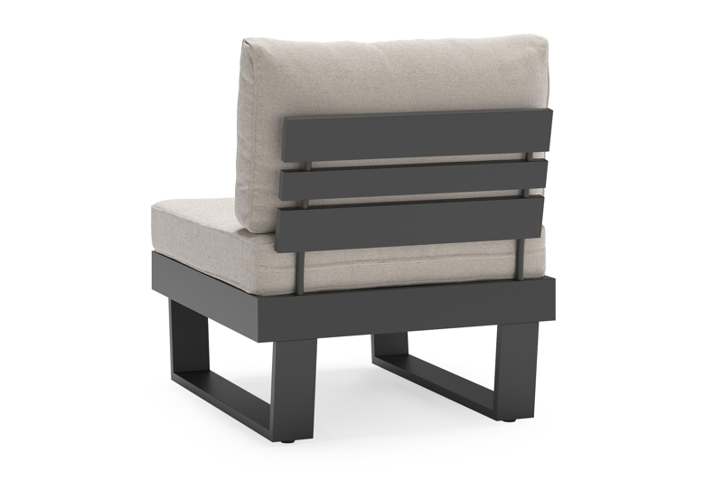 Alora loungestoel in zwart aluminium met beige weather+ softtouch kussens