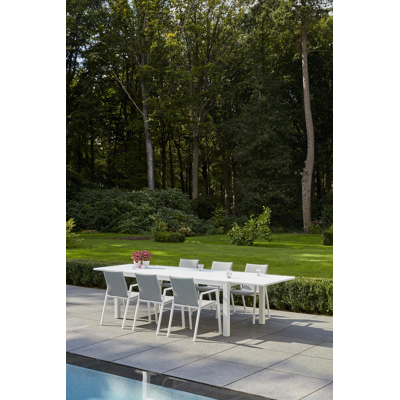 Calobra verlengbare tuintafel in wit aluminium en glas wit - L 220/330 x B 107 x H 75 cm