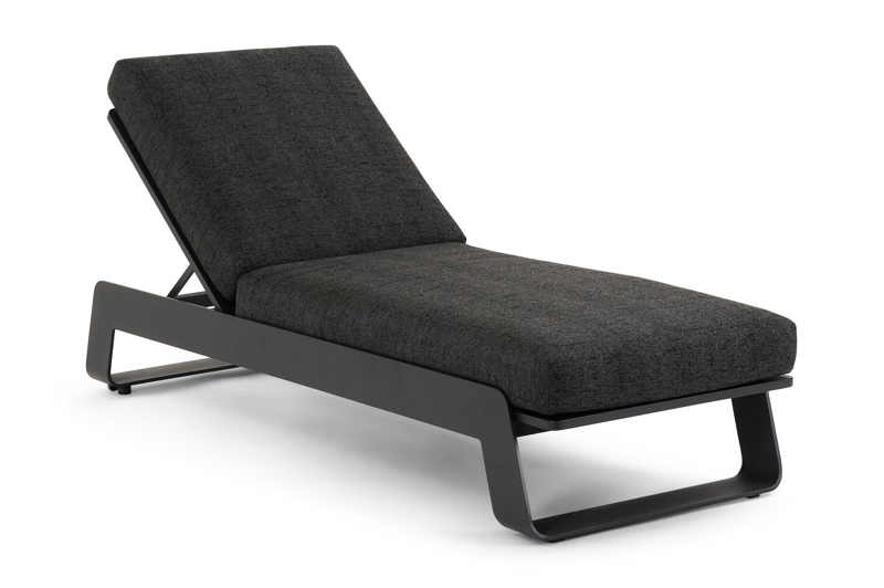Atessa verstelbaar ligbed in zwart aluminium met chartres sooty all weather sunbrella® luxe kussen