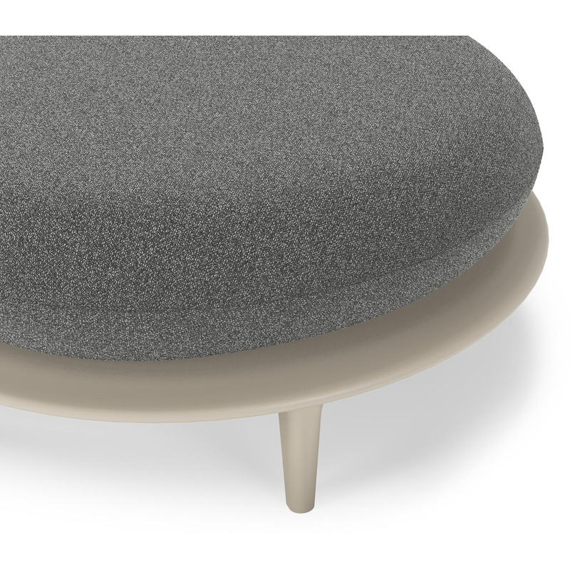 Bomero poef in beige aluminium met catania black all weather cosytica kussen
