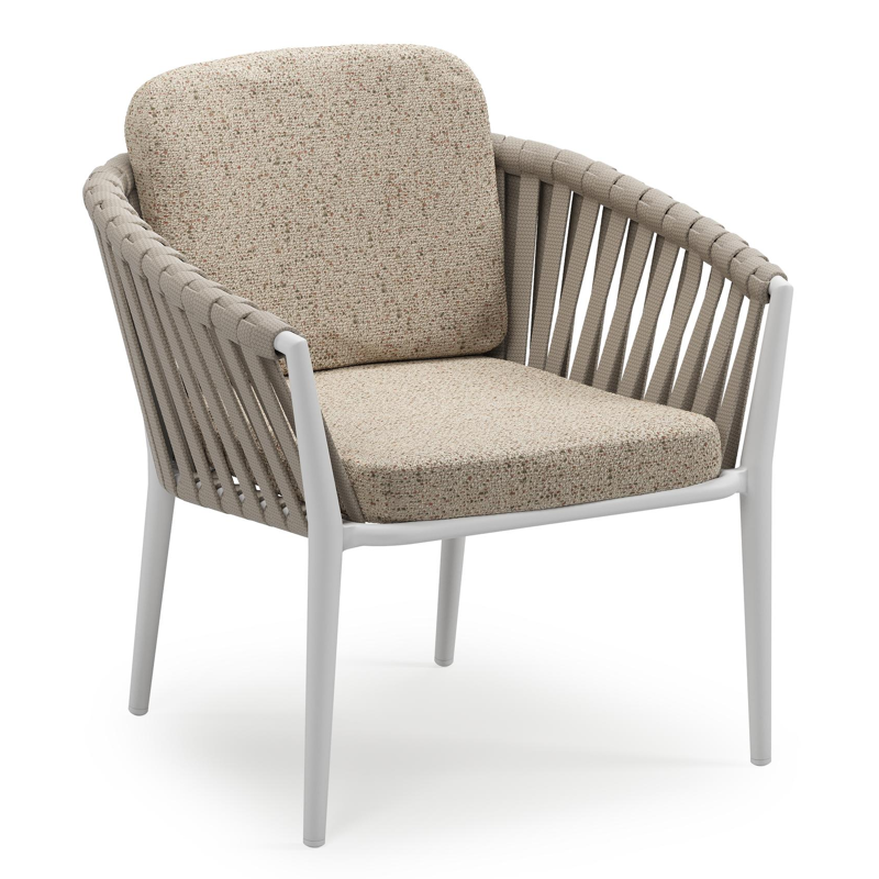 Orso low dining tuinstoel in wit aluminium en beige verticaal geweven luxe vlakke brede rope met stoelkussen in All Weather Cosytica Bora Jungle