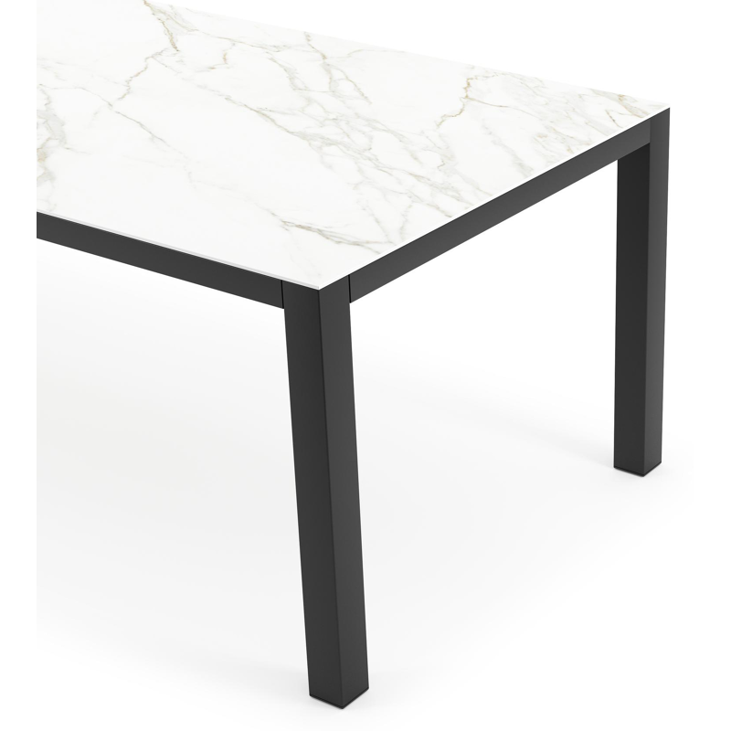 Como tuintafel in zwart aluminium en volkeramiek Calacatta - L 240 x B 100 x H 75 cm