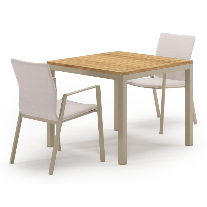 Feltro tuinset in beige aluminium en teak met 2 stapelbare Madura tuinstoelen