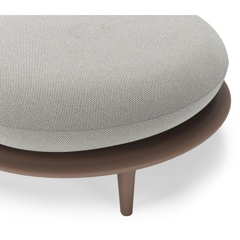 Bomero poef in taupe aluminium met lopi ash all weather sunbrella® luxe kussen