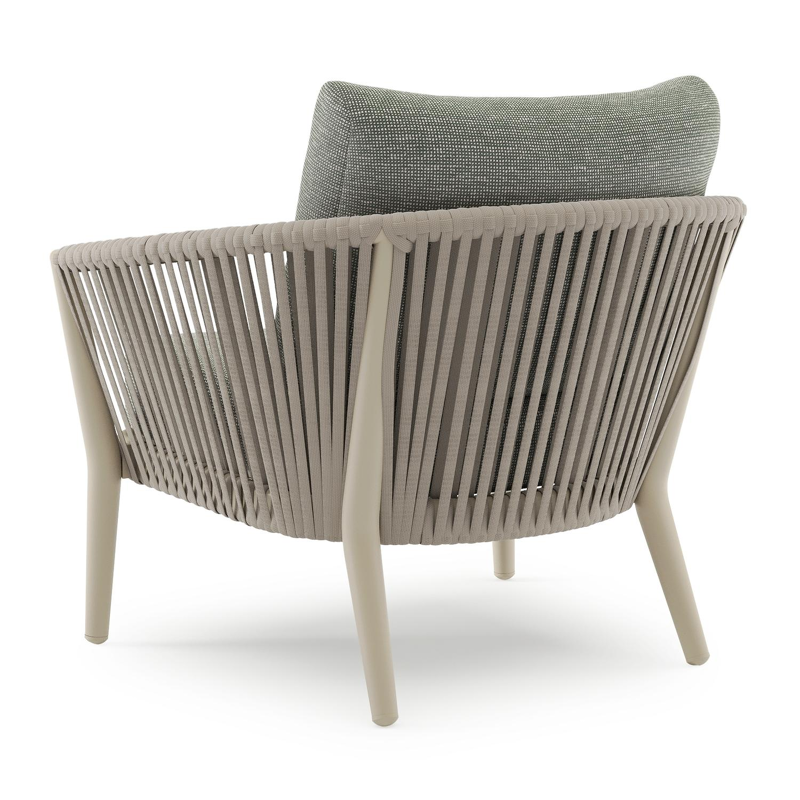 Orso loungestoel in beige aluminium en beige verticaal geweven ronde rope met Slow Fern all weather sunbrella® luxe kussen