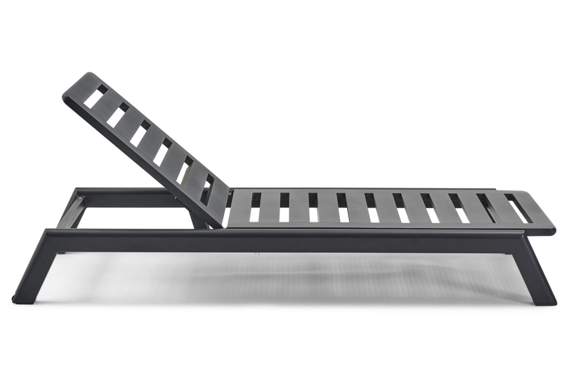 Cirello verstelbaar ligbed met pompsysteem in zwart aluminium met lopi shadow all weather sunbrella® luxe kussen