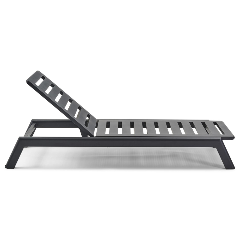 Cirello verstelbaar ligbed met pompsysteem in zwart aluminium met natte sooty all weather Sunbrella® luxe kussen