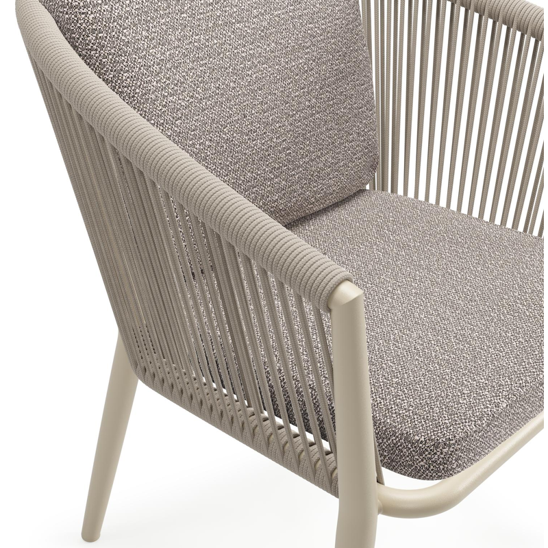 Orso tuinstoel in beige aluminium en beige verticaal geweven ronde rope met luxe zitkussen in All Weather Sunbrella® Luxe Wander Granite