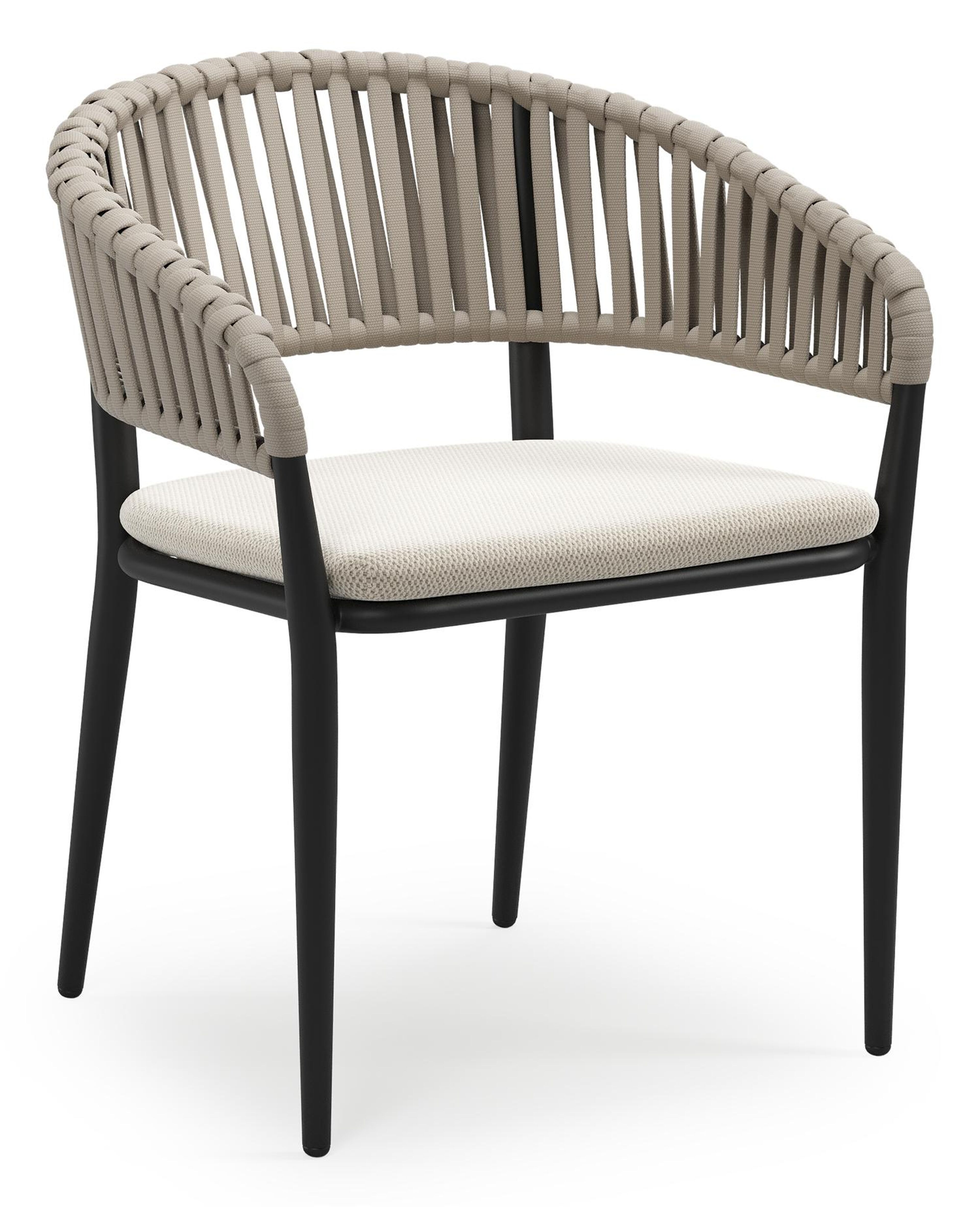 Tolfa stapelbare tuinstoel in zwart aluminium en beige verticaal geweven luxe vlakke brede rope met stoelkussen in All Weather Sunbrella® Luxe Lopi Marble