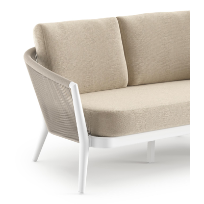 Canapé de jardin Orso en aluminium blanc en corde ronde tissée verticalement beige et coussins en all weather cosytica Althea Chalk