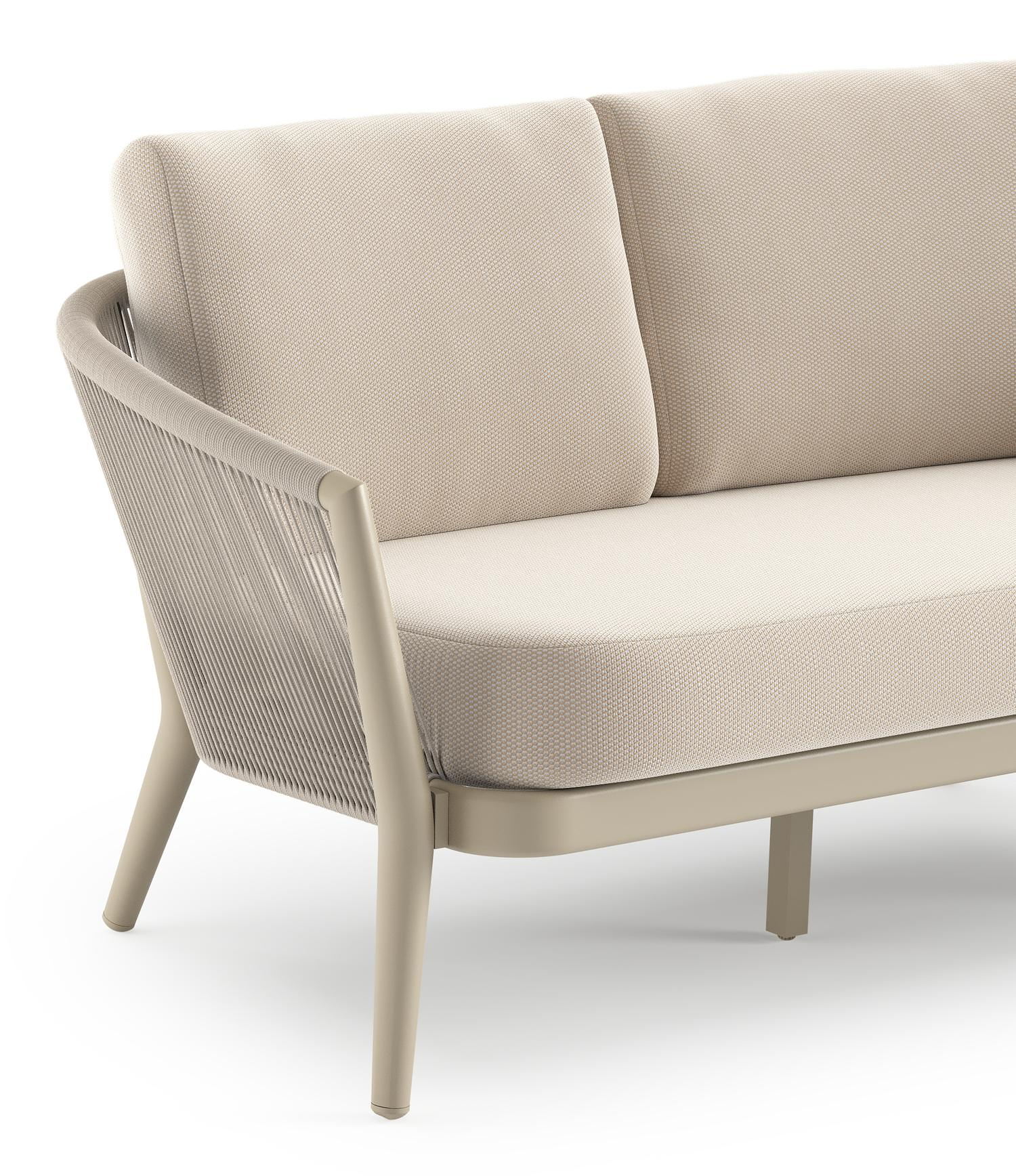 Orso loungebank in beige aluminium en beige verticaal geweven ronde rope met Lopi Antique all weather sunbrella® luxe kussen