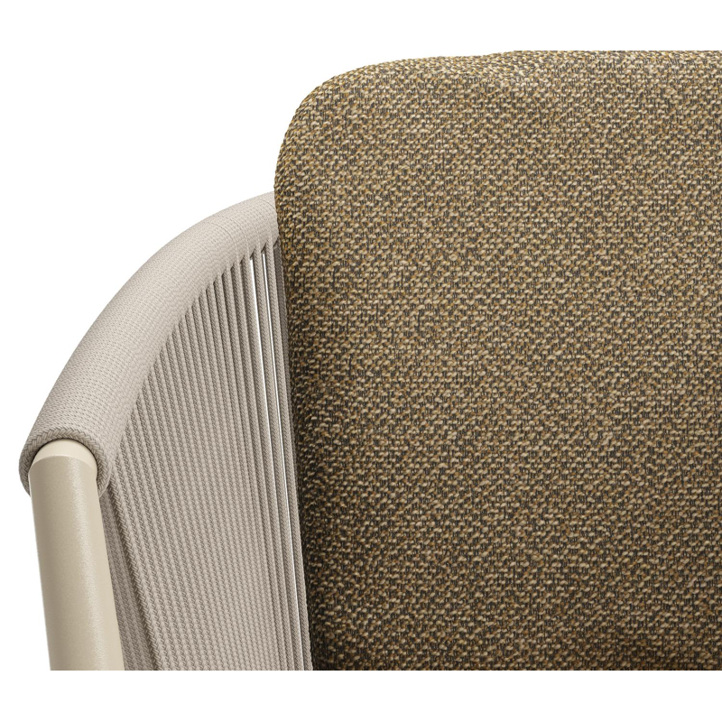 Orso tuinstoel in beige aluminium en beige verticaal geweven ronde rope met luxe zitkussen in All Weather Cosytica Madagascar Walnut