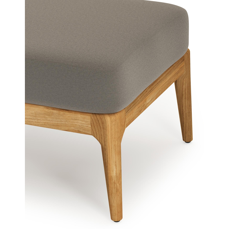 Orso poef in teak met Natte Carbon Beige all weather sunbrella® luxe kussen