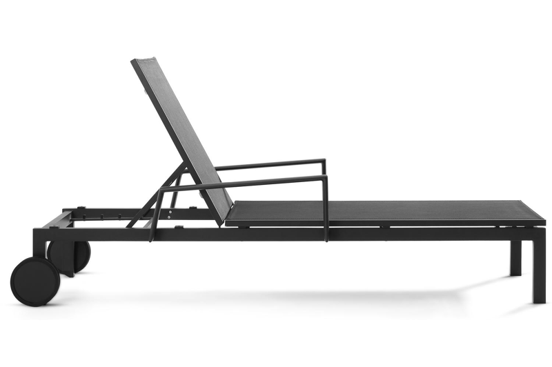 Caravelle verstelbaar ligbed in zwart aluminium met zwart textileen met armleuning