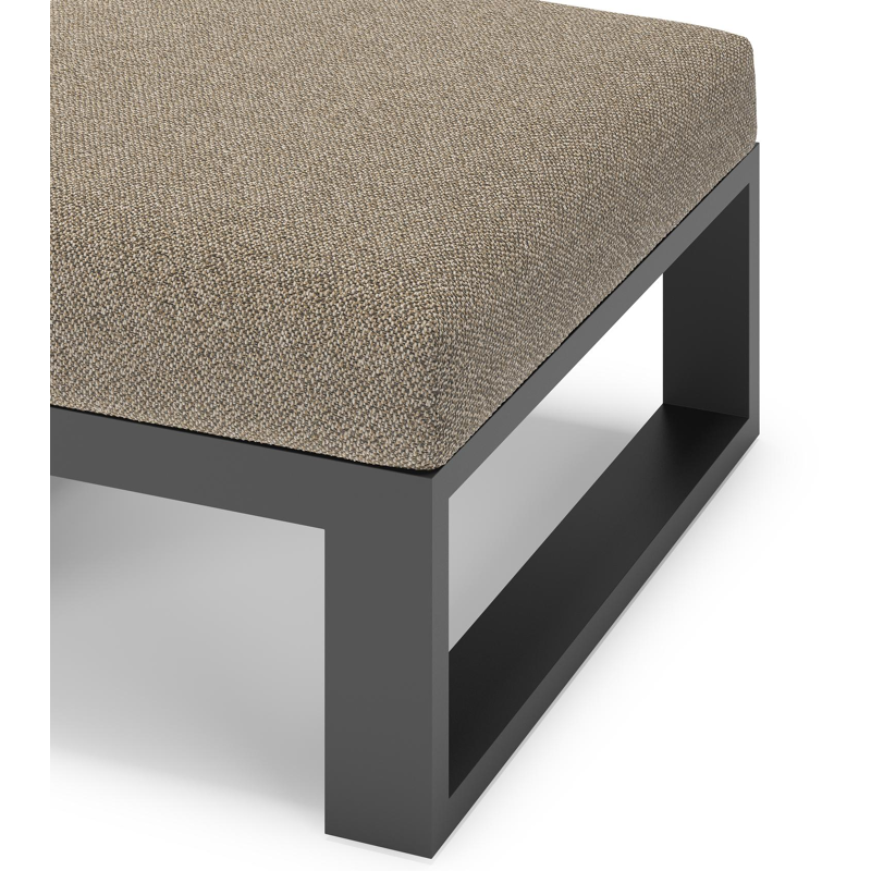 Verato poef in zwart aluminium met madagascar burch all weather cosytica kussen