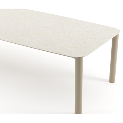 Table de jardin Orso forme de bateau en aluminium beige et céramique pleine Shilin - Lg. 315 x Lrg. 115 x Haut. 74.5 cm