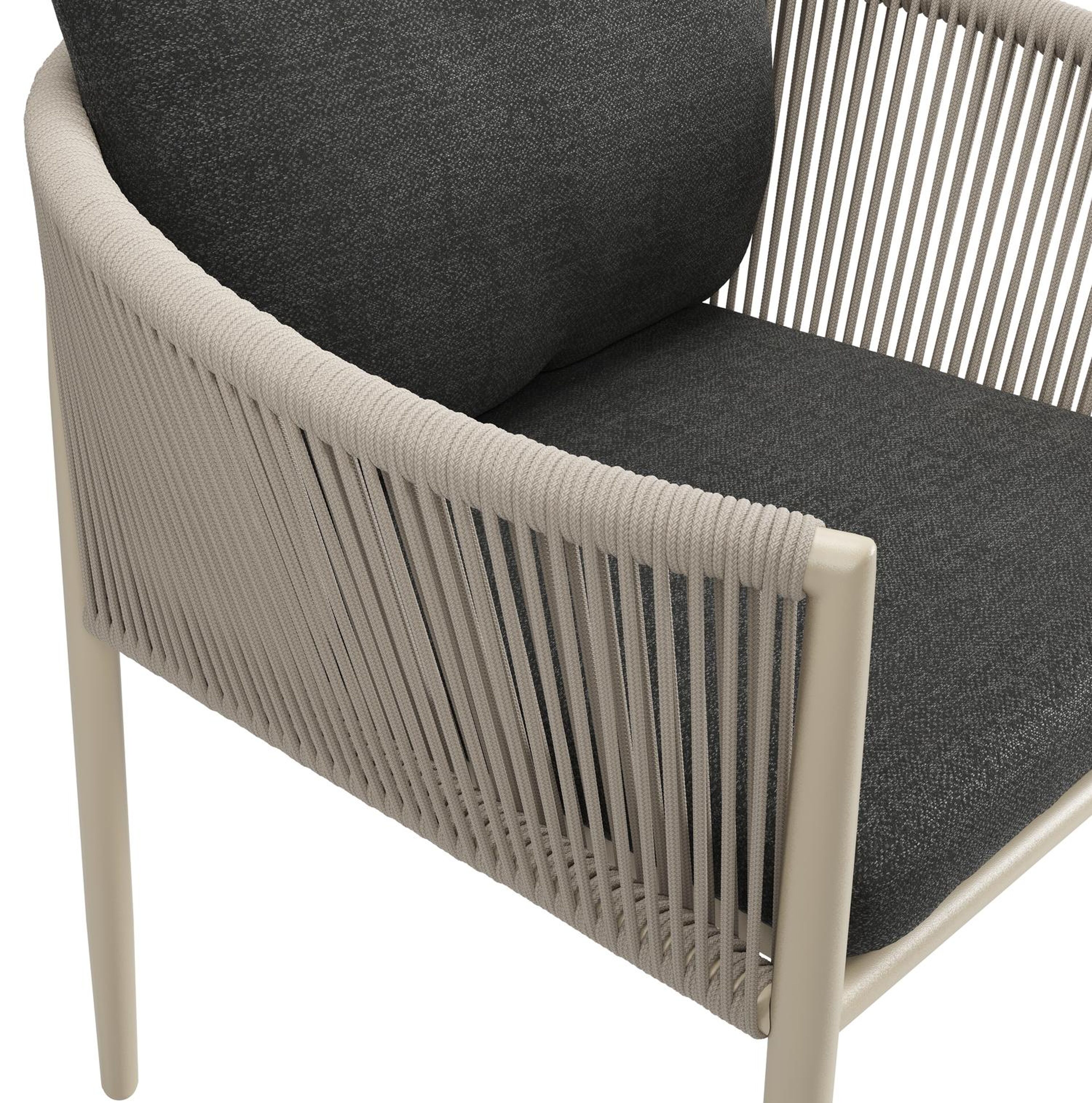Organo tuinstoel in zwart aluminium en beige verticaal geweven ronde rope met stoelkussen in All Weather Sunbrella® Luxe Chartres Sooty