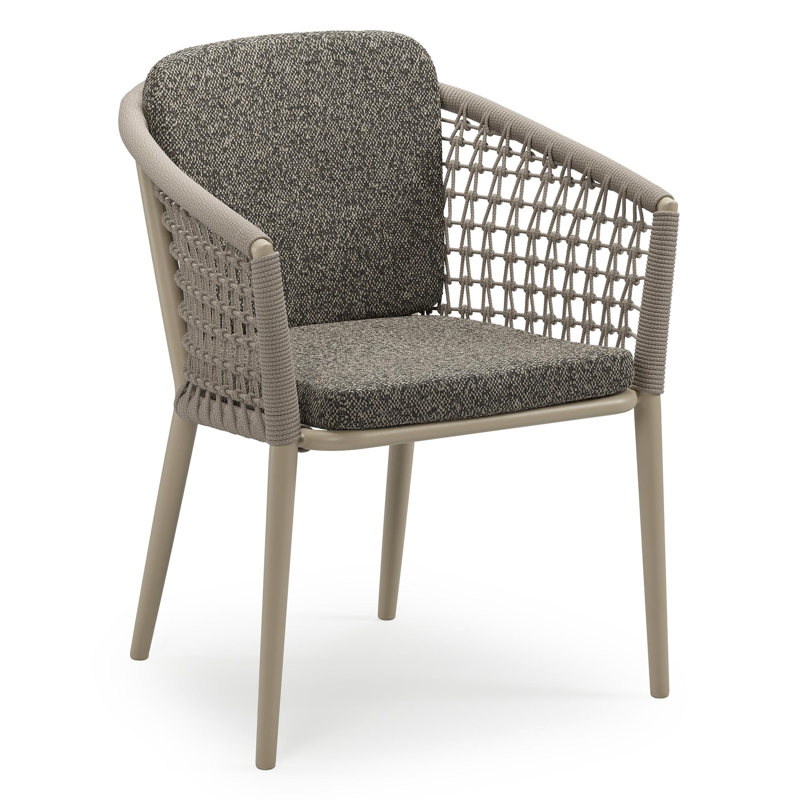 Orso stapelbare tuinstoel in beige aluminium en beige visnet geweven ronde rope met stoelkussen in All Weather Cosytica Marbella Tunder