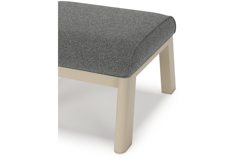 Cirello poef in beige aluminium met catania black all weather cosytica kussen