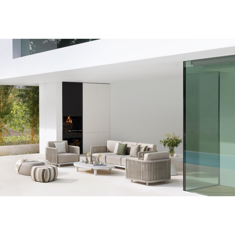 Organo loungeset in wit aluminium en beige verticaal geweven luxe vlakke rope met chartres drizzle all weather Sunbrella® luxe kussen