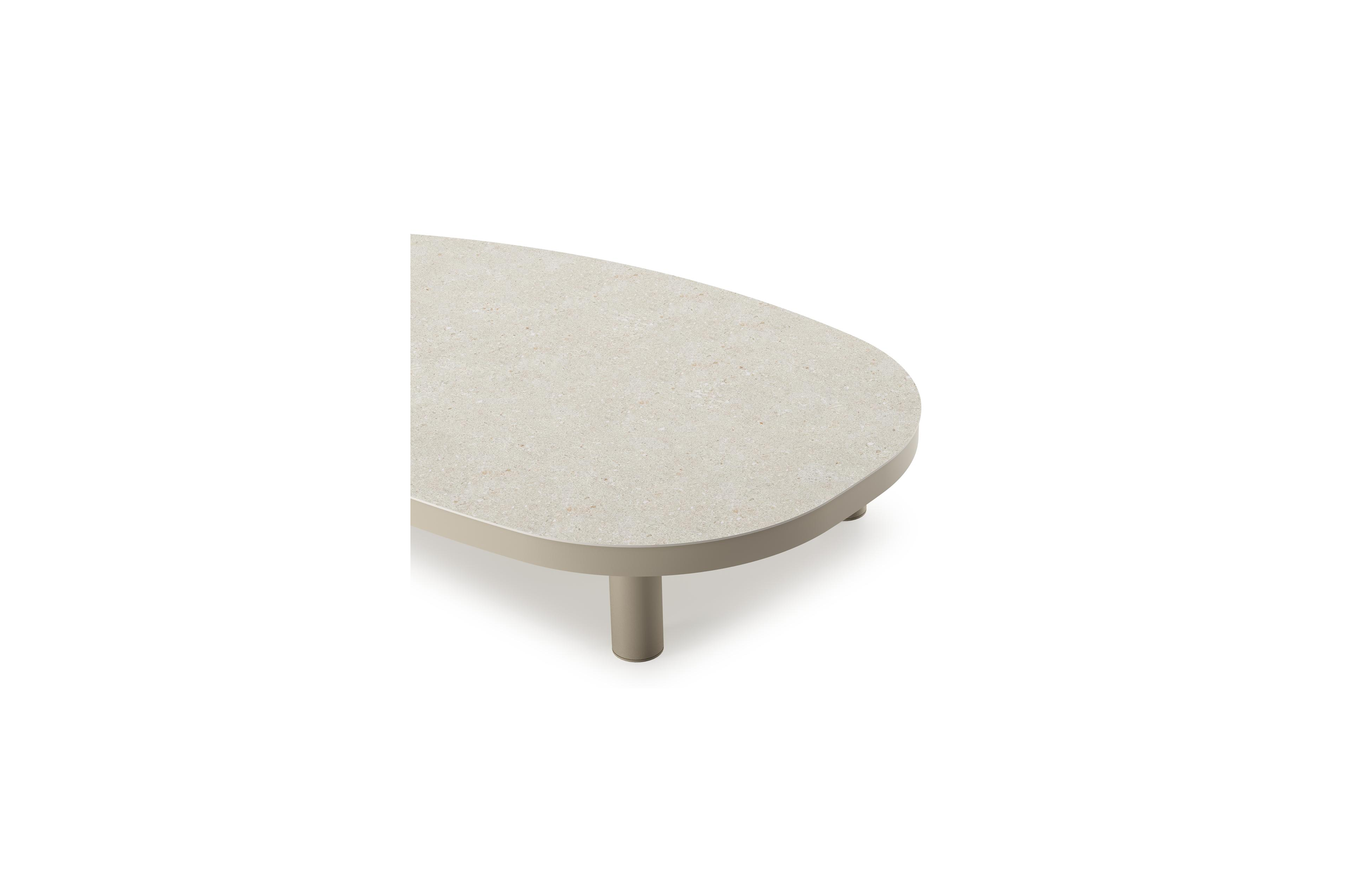 Donato loungetafel organisch in beige aluminium en volkeramiek Shilin - L 151 x B 90 x H 24.5 cm