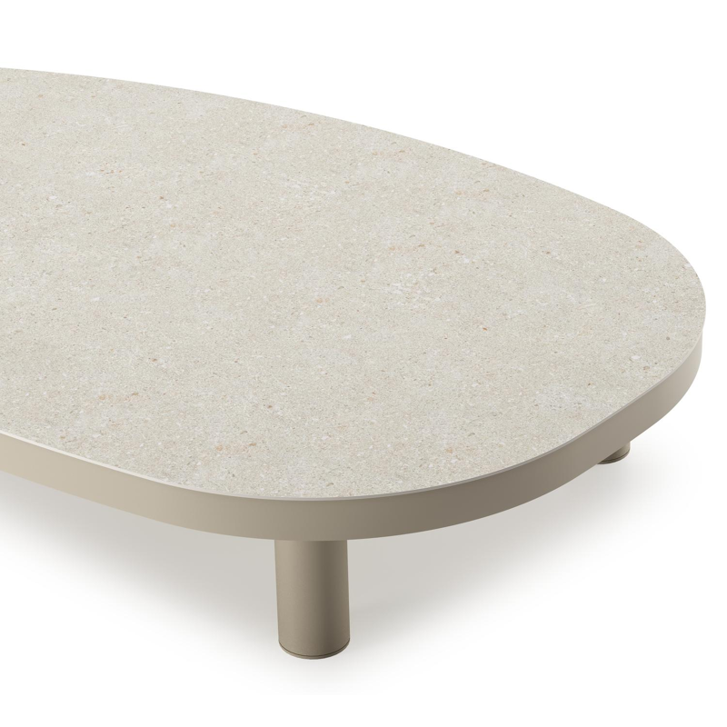 Donato loungetafel organisch in beige aluminium en volkeramiek Shilin - L 151 x B 90 x H 24.5 cm