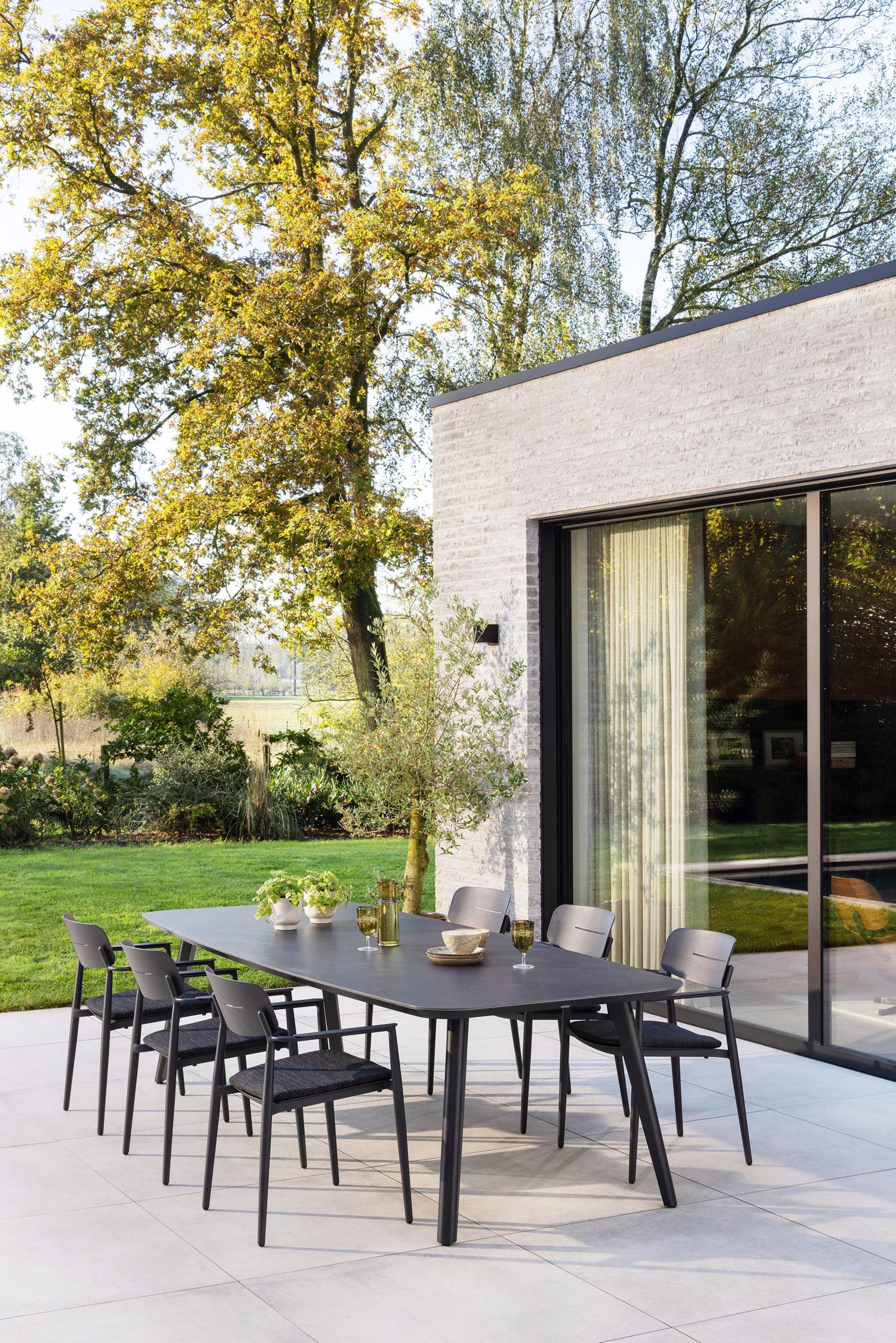 Cosa tuinstoel in zwart aluminium