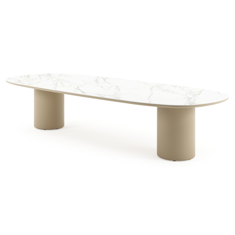 Table de jardin low dining Amico bombo en aluminium beige et céramique pleine Calacatta - Lg. 320 x Lrg. 130 x Haut. 61 cm