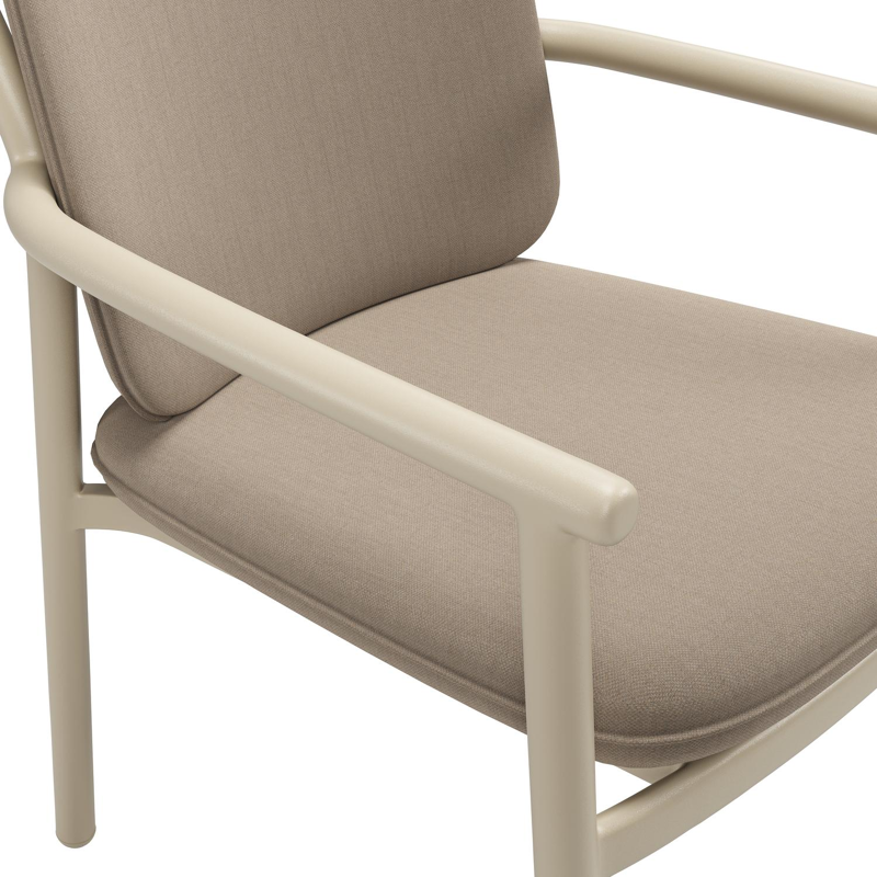 Bono stapelbare tuinstoel in beige aluminium met stoelkussen in All Weather Sunbrella® Luxe Natte Heather Grey