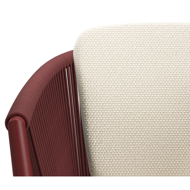Chaise de jardin Orso en aluminium ruby et corde ronde tissée verticalement ruby avec coussin en All Weather Cosytica Althea Off White