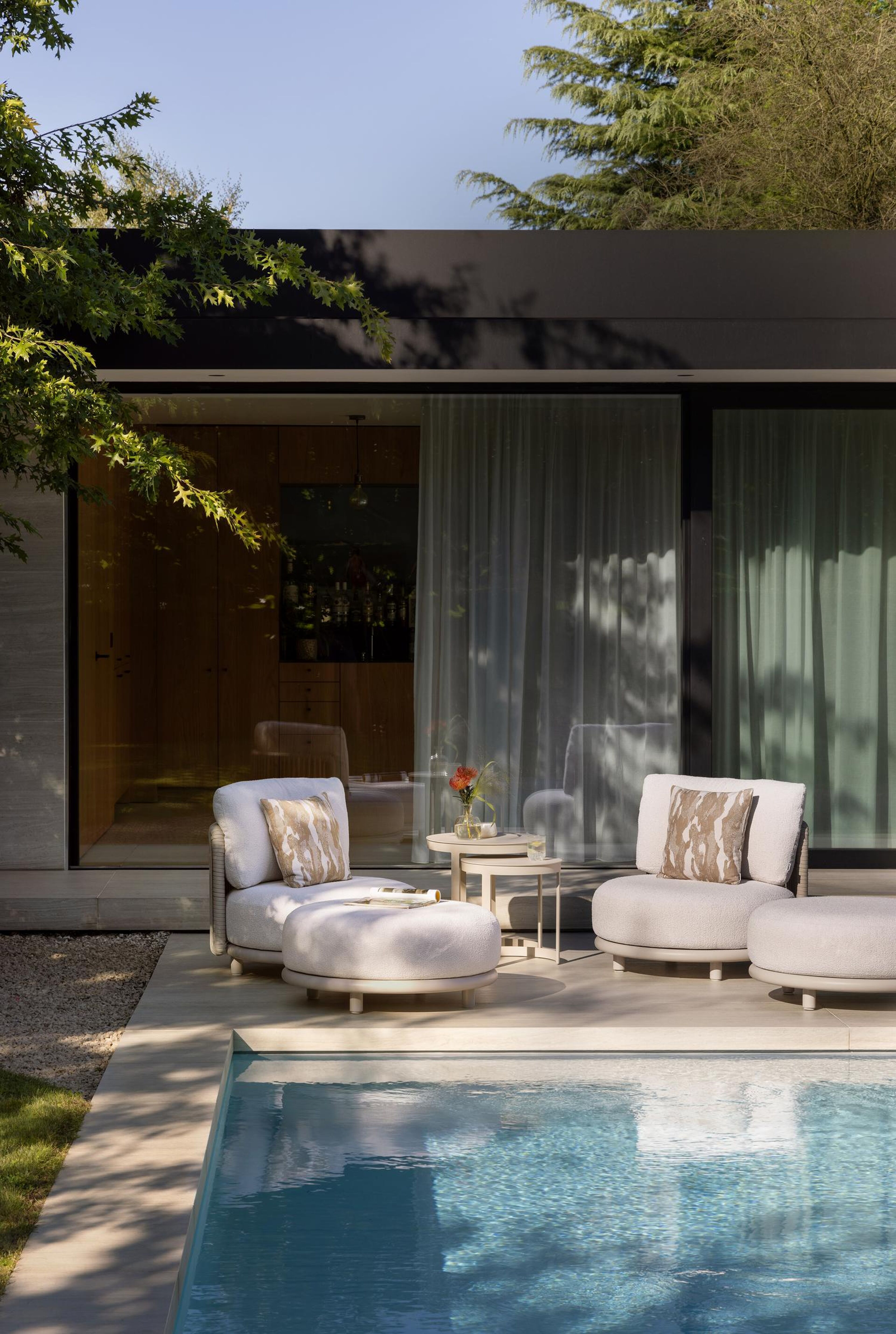 Enna loungetafels in beige aluminium - Dia. 44 x H. 64 cm + Dia. 52 x H. 52cm