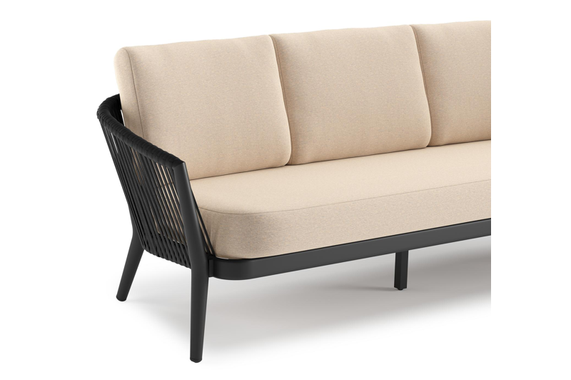 Orso loungebank in zwart aluminium en zwart verticaal geweven ronde rope met Heritage Papyrus all weather sunbrella® luxe kussen