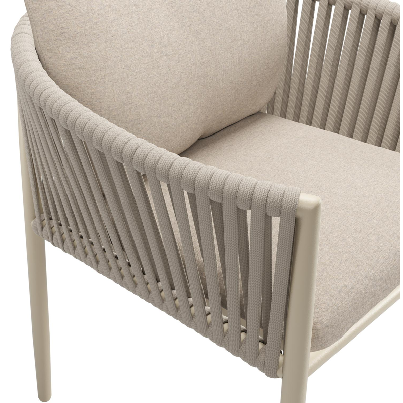 Organo tuinstoel in beige aluminium en beige verticaal geweven luxe vlakke rope met zitkussen in All Weather Sunbrella® Luxe Heritage Ash
