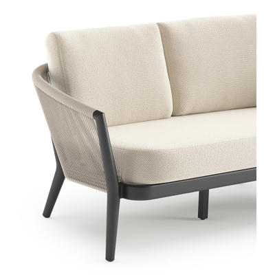 Orso loungebank in zwart aluminium en beige verticaal geweven ronde rope met Althea Off White all weather cosytica kussen