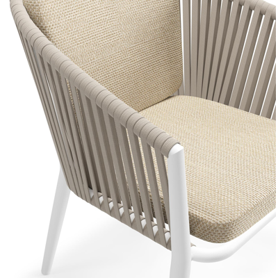 Orso tuinstoel in wit aluminium en beige verticaal geweven vlakke rope met zitkussen in All Weather Cosytica Althea Camel